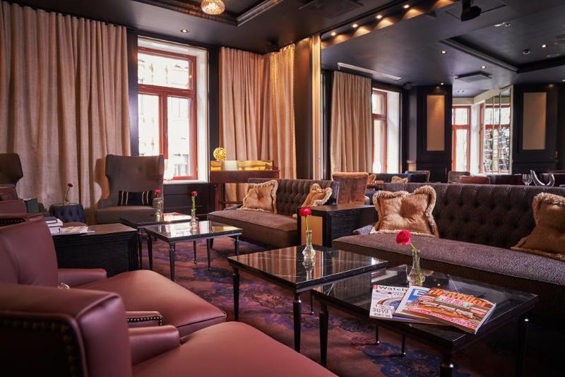 カンプ　ロビー2