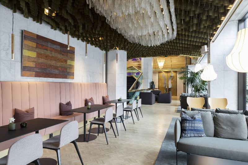 ソコスイルヴス　ロビー