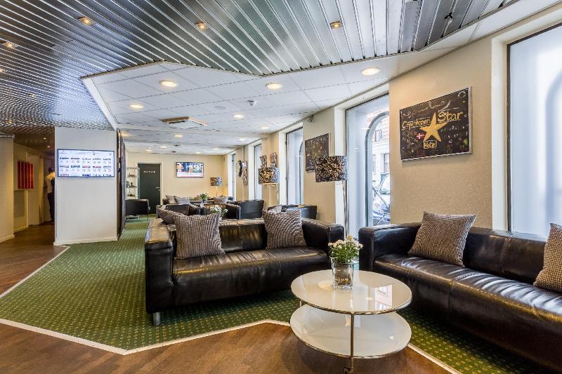 グッドモーニング　ロビー